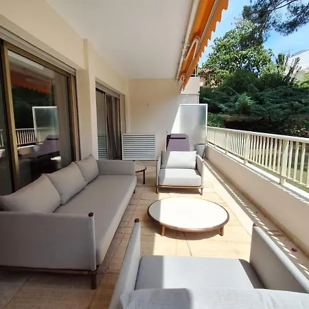 Appartement Elegant 3 Avec Terrasse Sur Jardins A Montfleury Cannes